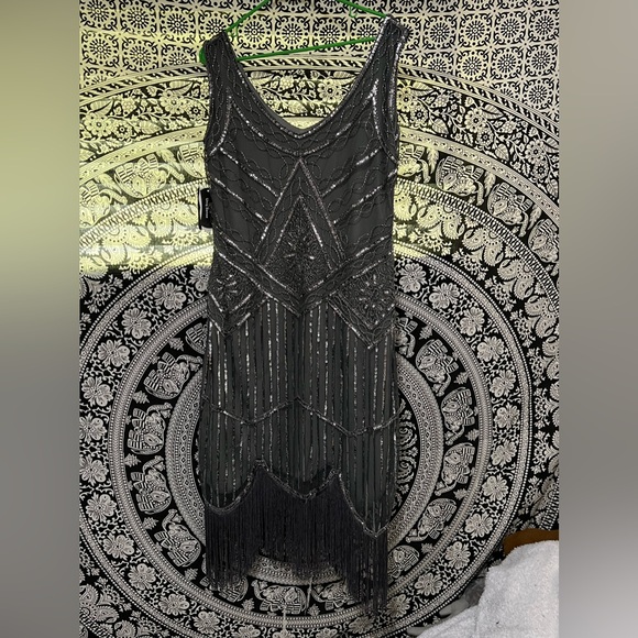 NWT Set Women’s flapper dress XL w gloves, faux Pearls, head piece, and earrings - Picture 6 of 8